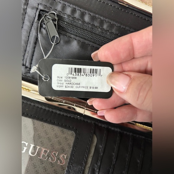 Guess NWT Gold Sparkly Clasp Closure Wallet - Picture 8 of 8